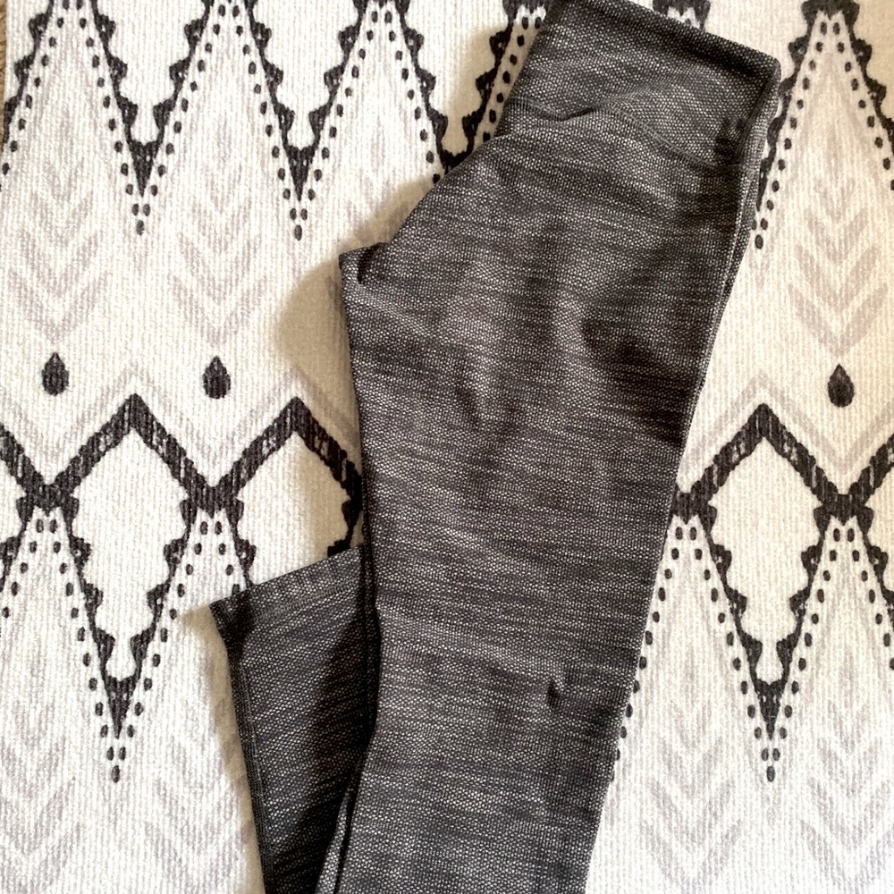 Lululemon leggings, mixed grey colour, size 6